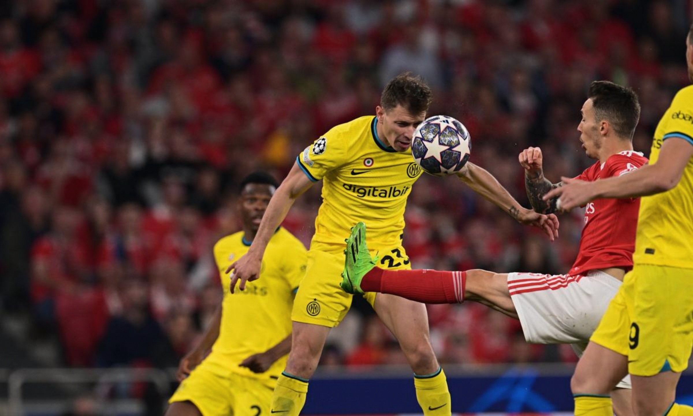 攻守两端发力，球队全面压制对手